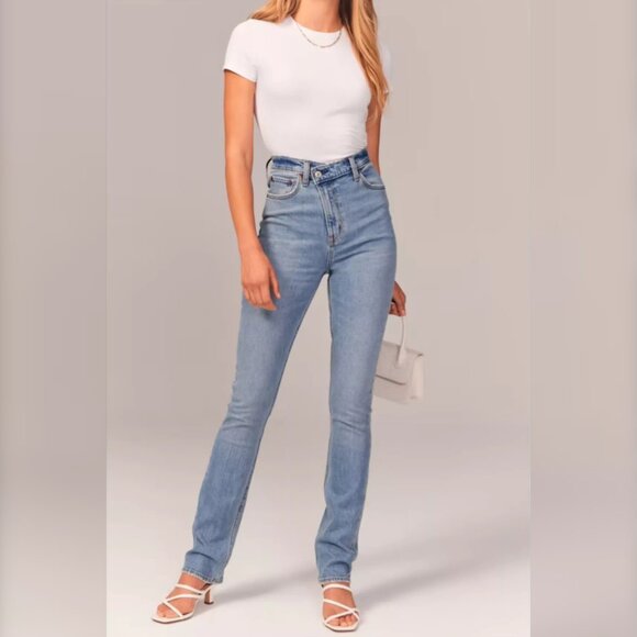 NWT - Abercrombie Curve Love Ultra High Rise 90s Slim Straight Jean, Size 29L - Picture 1 of 4